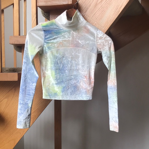 aritzia wilfred free colourful moon turtleneck - Picture 3 of 3